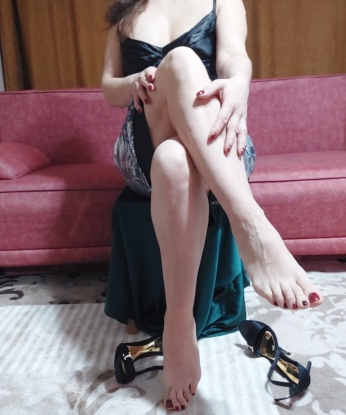 В моих объятиях ты найдешь удовольствие, о котором всегда мечтал. 💋
Ты готов окунуться в мир блаженства и разврата? В моих услугах все возможно! 💦 Я выполняю все твои сокровенные желания, подарив при этом незабываемые эмоции. Моя нежная кожа и сексуальное тело сведут тебя с ума! 😈
Что говорят мои клиенты? Они в восторге от моих навыков и доверяют мне свои самые сокровенные фантазии. Наслаждайся каждой мгновеньем со мной – я умею доставлять настоящее наслаждение! 💫
У меня есть много фотографий, чтобы ты смог оценить всю мою красоту и привлекательность. Страсть, сексуальность и неистовость – все это живет во мне! 💄
Ты можешь легко найти меня в Москве. Наслаждайся моей компанией и получай удовольствие, которое ты заслуживаешь. Позвони мне сейчас, и я превращу твои сны в реальность! 🔥 Елена